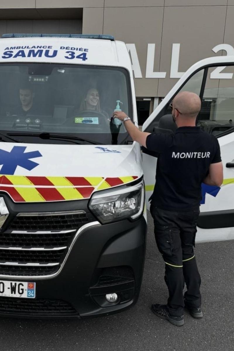 moniteur lors d'une formation du samu